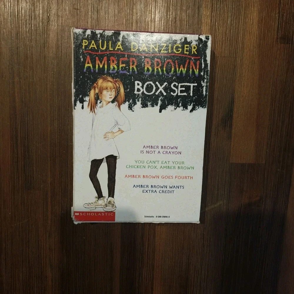 AMBER BROWN‎ Box Set - Paula Danziger 4-Book Set) Paperback Chapter Books